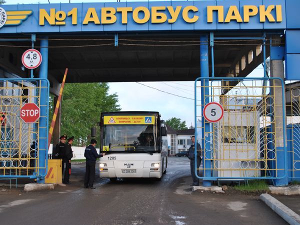 Проезд в общественном транспорте в Астане для взрослых будет стоить 100 тенге, для детей 40. В столице Казахстана прошли слушания по тарифам общественного транспорта.