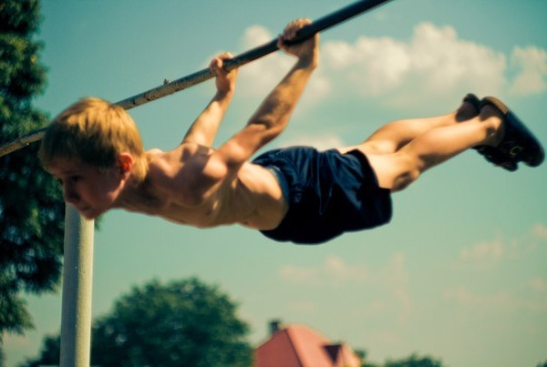 В Астане открывается летний сезон массовых спортивных занятий на площади Street Workout