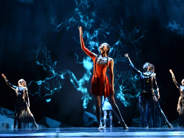 В Мариинском театре поставили оригинальный балет «Әлем». Казахские хореографы коллектива «Astana Ballet» поделились с российскими зрителями своим творчеством